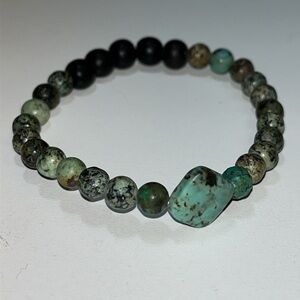 NWOT: stone healing beads bracelet
